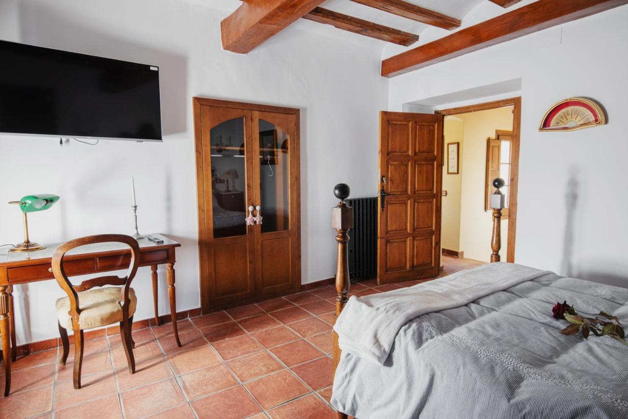Masia Can Viver - Olive Oil Tourism B&B Бигес-и-Риельс Экстерьер фото