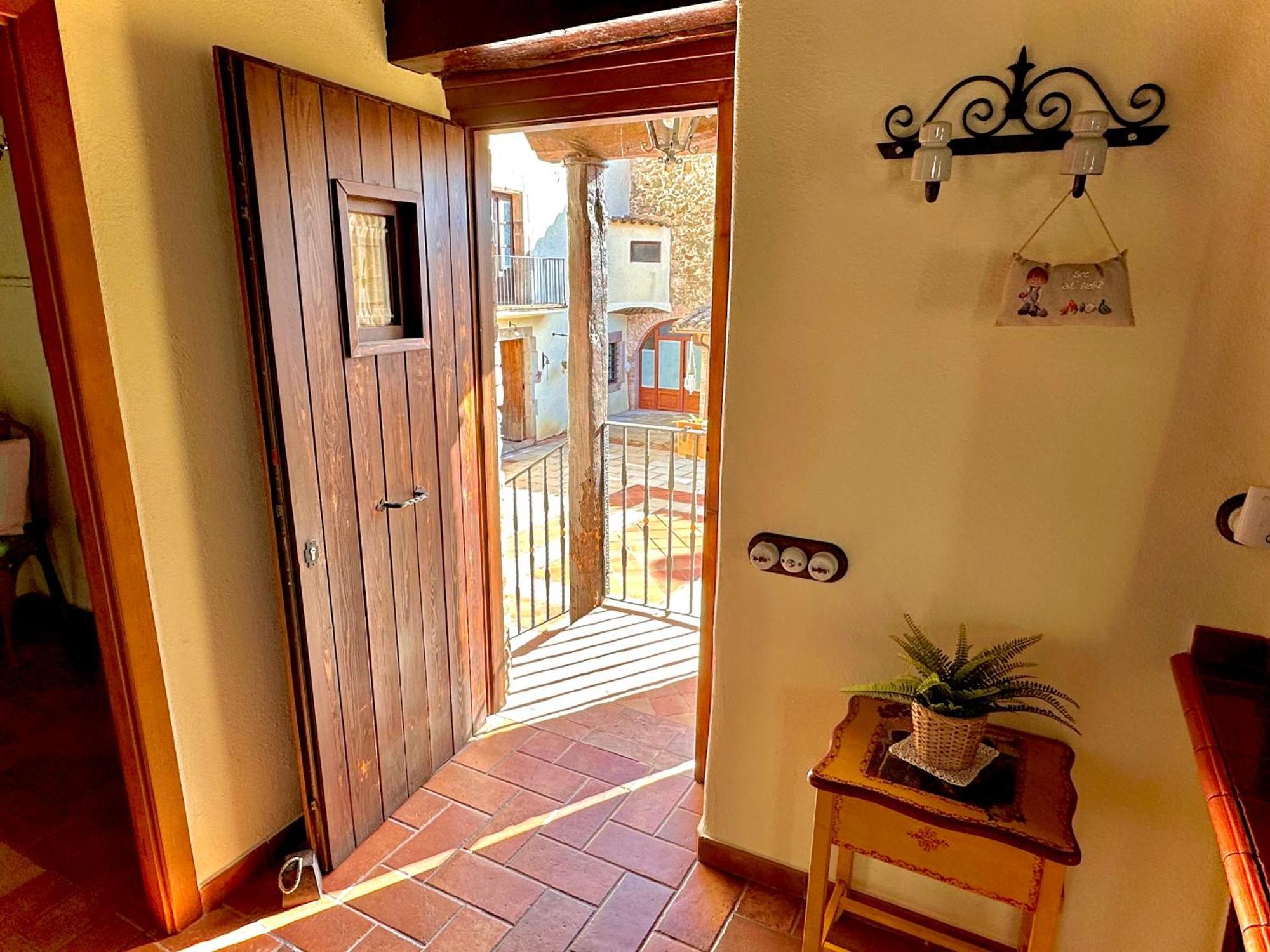 Masia Can Viver - Olive Oil Tourism B&B Бигес-и-Риельс Номер фото